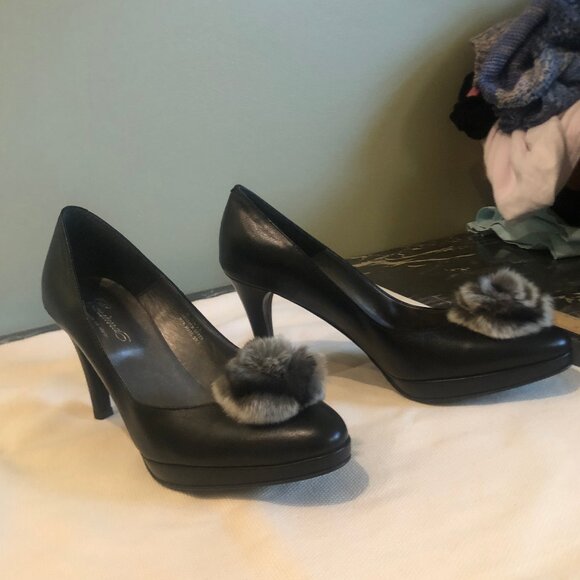NEW (NWOT) Carisma Italian black leather platform pumps w/ gray fur sz 9 - Picture 8 of 15
